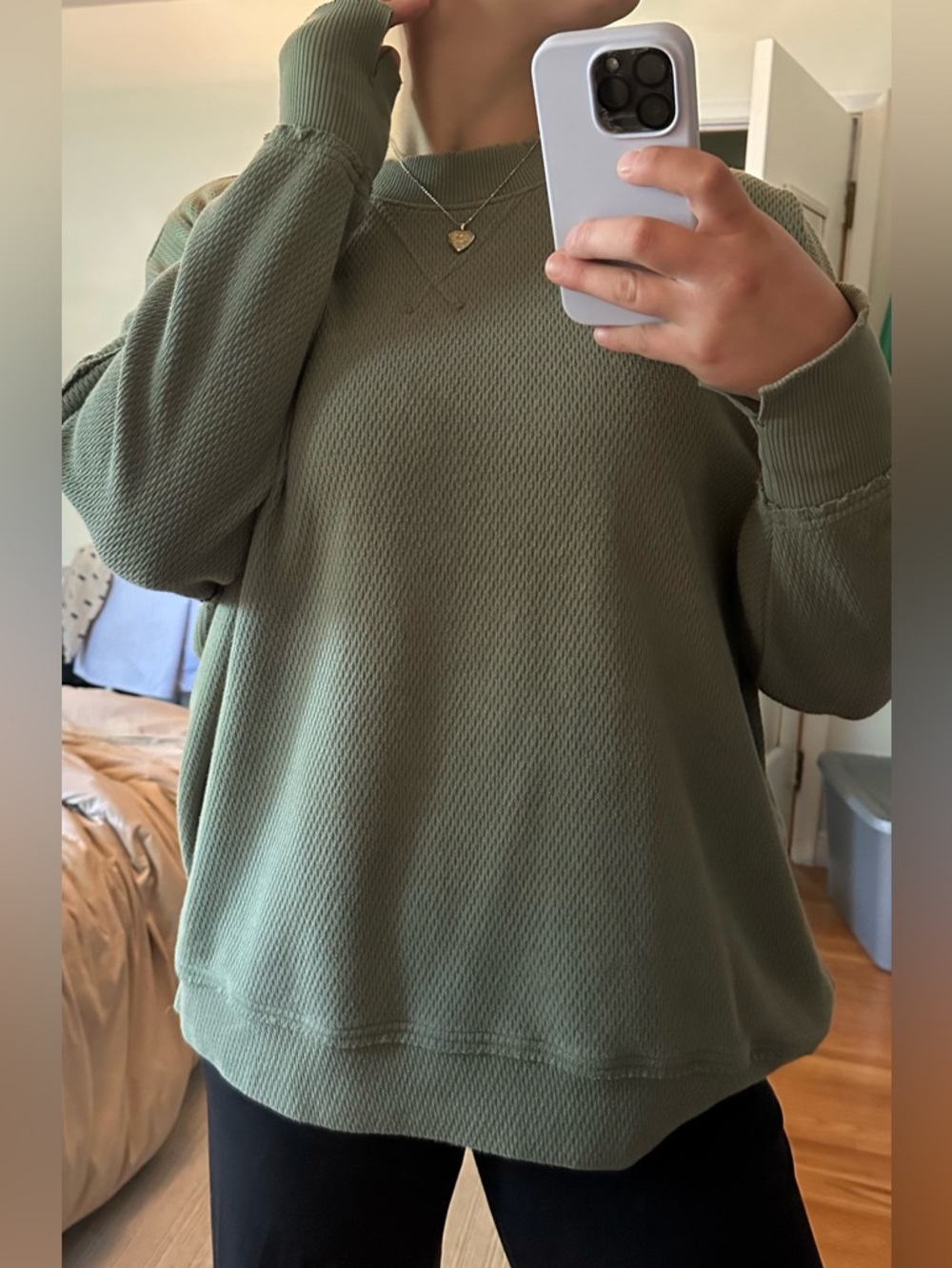aerie over sized Olive green crew neck sweater size medium